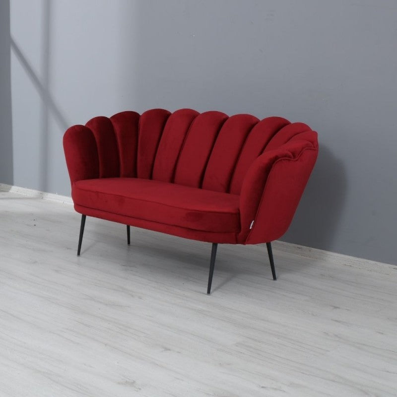 Divano due posti in velluto rosso a conchiglia Orel cm 135x76,5xh. 79
