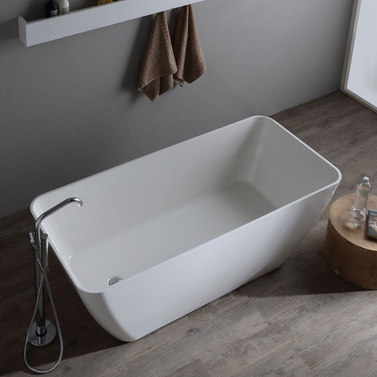 Vasca da bagno freestanding in marmo ricomposto