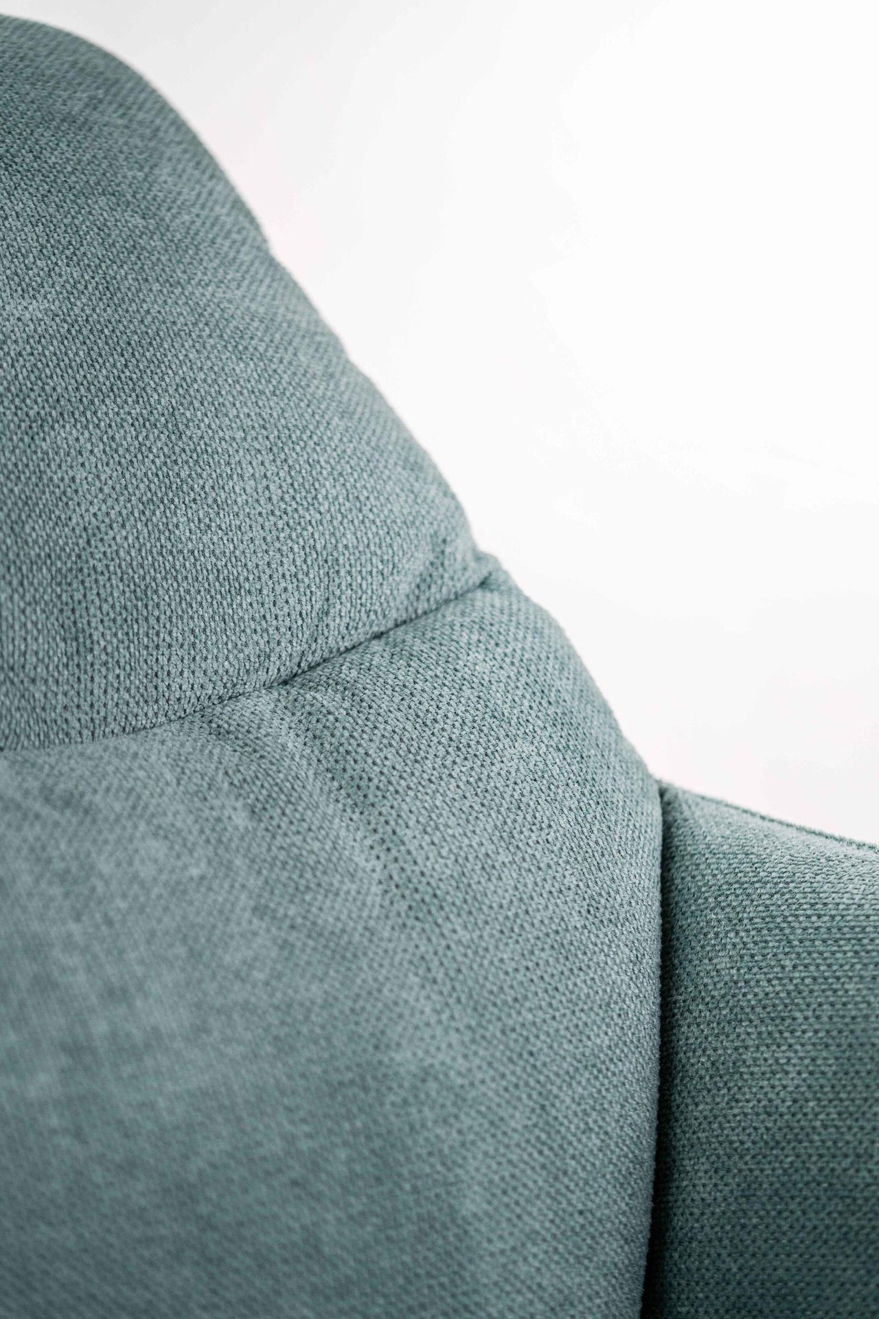 Poltrona in polipropilene acquamarina 85 cm x 74 cm H. 86 cm