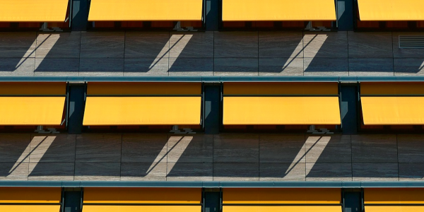 Tende da balcone: la soluzione ideale per la protezione solare