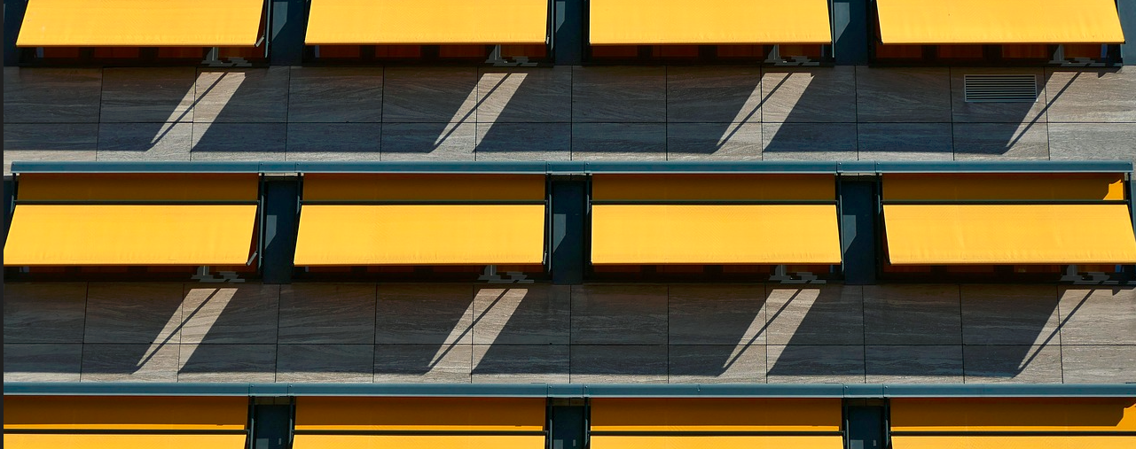 Tende da balcone: la soluzione ideale per la protezione solare